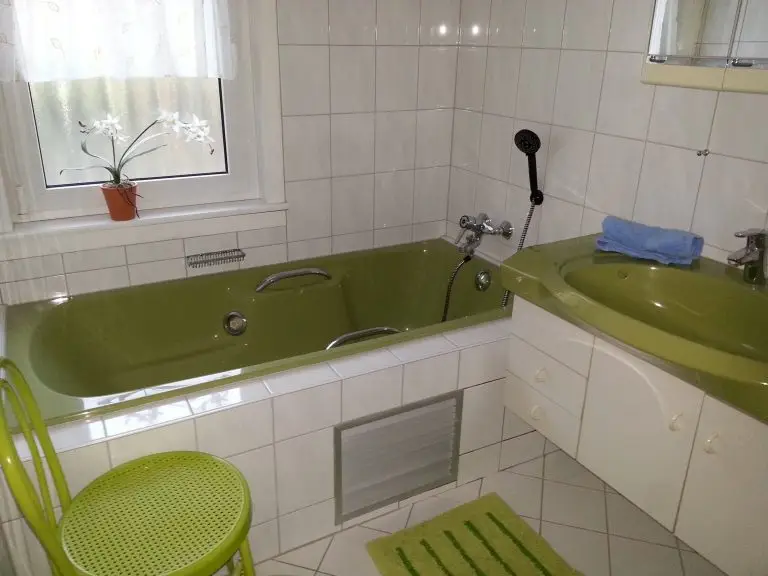 wg 14 Bad mit whirlpool